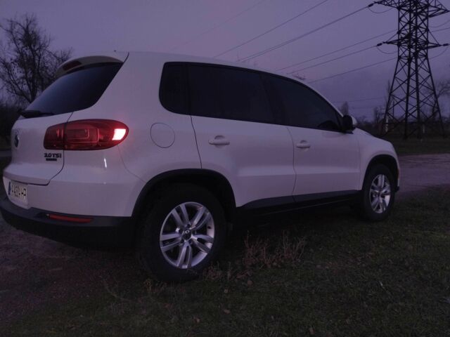 Білий Фольксваген Тігуан, об'ємом двигуна 2 л та пробігом 231 тис. км за 12100 $, фото 6 на Automoto.ua