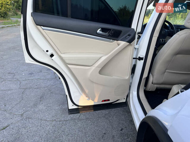 Белый Фольксваген Тигуан, объемом двигателя 1.98 л и пробегом 244 тыс. км за 13500 $, фото 26 на Automoto.ua