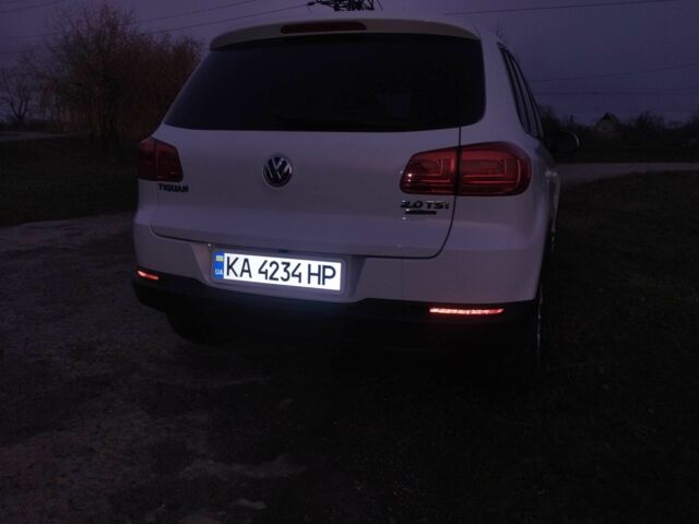 Білий Фольксваген Тігуан, об'ємом двигуна 2 л та пробігом 231 тис. км за 12100 $, фото 5 на Automoto.ua