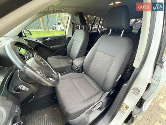 Білий Фольксваген Тігуан, об'ємом двигуна 1.98 л та пробігом 143 тис. км за 10400 $, фото 22 на Automoto.ua