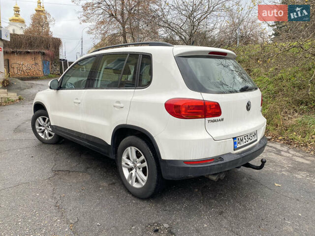 Белый Фольксваген Тигуан, объемом двигателя 1.97 л и пробегом 208 тыс. км за 12600 $, фото 2 на Automoto.ua