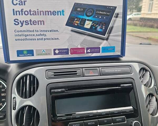 Білий Фольксваген Тігуан, об'ємом двигуна 2 л та пробігом 107 тис. км за 17000 $, фото 3 на Automoto.ua