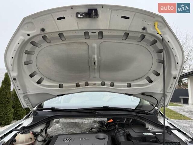 Белый Фольксваген Тигуан, объемом двигателя 2 л и пробегом 142 тыс. км за 12999 $, фото 46 на Automoto.ua