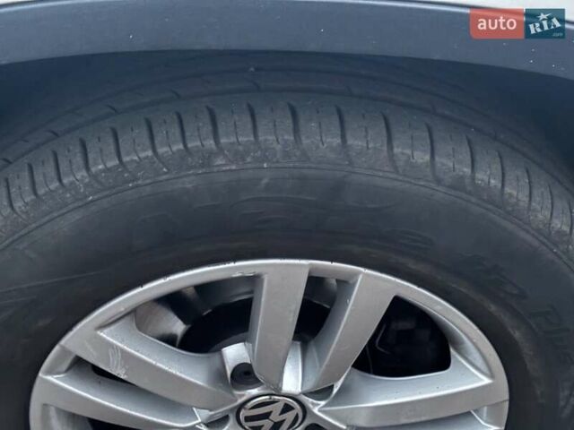 Білий Фольксваген Тігуан, об'ємом двигуна 2 л та пробігом 160 тис. км за 12200 $, фото 15 на Automoto.ua