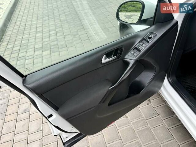 Белый Фольксваген Тигуан, объемом двигателя 1.98 л и пробегом 143 тыс. км за 9999 $, фото 43 на Automoto.ua