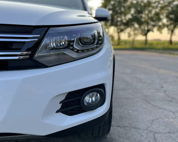 Белый Фольксваген Тигуан, объемом двигателя 1.98 л и пробегом 244 тыс. км за 13500 $, фото 25 на Automoto.ua