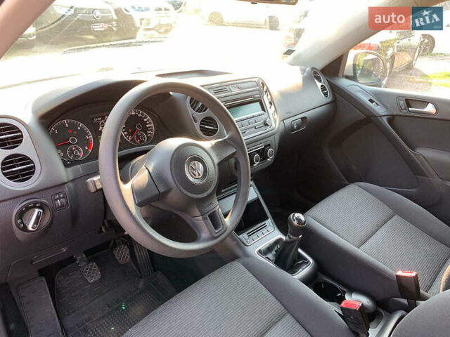 Білий Фольксваген Тігуан, об'ємом двигуна 2 л та пробігом 208 тис. км за 13890 $, фото 27 на Automoto.ua