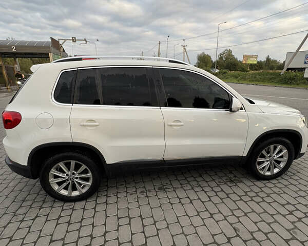 Белый Фольксваген Тигуан, объемом двигателя 1.97 л и пробегом 235 тыс. км за 14500 $, фото 3 на Automoto.ua