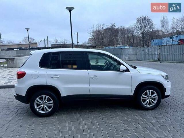 Белый Фольксваген Тигуан, объемом двигателя 1.98 л и пробегом 143 тыс. км за 9999 $, фото 1 на Automoto.ua