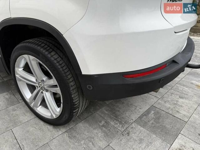 Белый Фольксваген Тигуан, объемом двигателя 2 л и пробегом 142 тыс. км за 12999 $, фото 56 на Automoto.ua