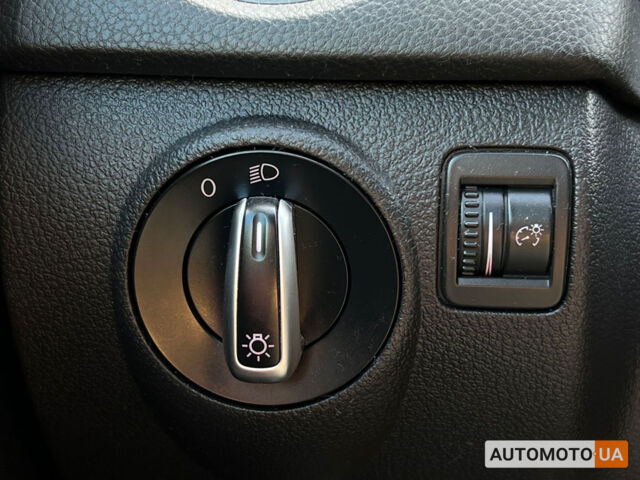 Белый Фольксваген Тигуан, объемом двигателя 2 л и пробегом 232 тыс. км за 10700 $, фото 17 на Automoto.ua