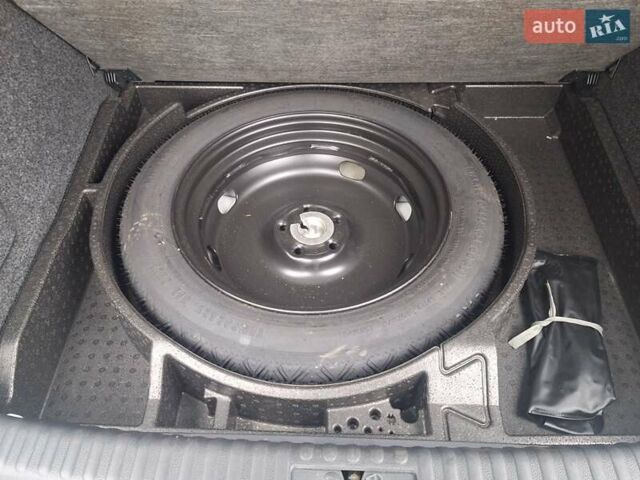 Білий Фольксваген Тігуан, об'ємом двигуна 2 л та пробігом 107 тис. км за 17000 $, фото 16 на Automoto.ua