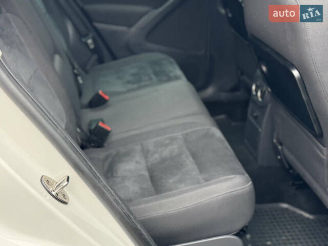 Белый Фольксваген Тигуан, объемом двигателя 1.97 л и пробегом 270 тыс. км за 12600 $, фото 11 на Automoto.ua