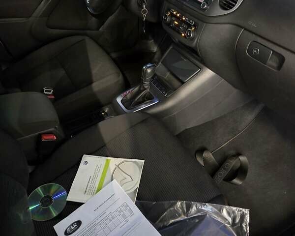 Белый Фольксваген Тигуан, объемом двигателя 1.98 л и пробегом 215 тыс. км за 12999 $, фото 6 на Automoto.ua