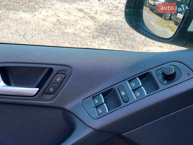 Білий Фольксваген Тігуан, об'ємом двигуна 2 л та пробігом 208 тис. км за 13890 $, фото 19 на Automoto.ua