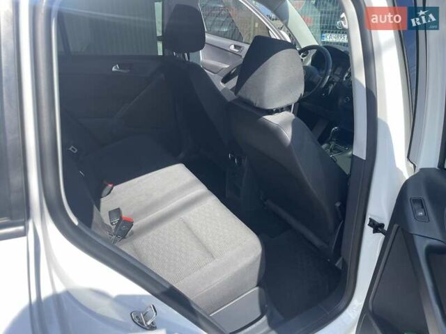 Белый Фольксваген Тигуан, объемом двигателя 1.98 л и пробегом 220 тыс. км за 12850 $, фото 11 на Automoto.ua