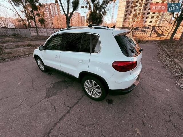 Белый Фольксваген Тигуан, объемом двигателя 1.98 л и пробегом 207 тыс. км за 12300 $, фото 1 на Automoto.ua