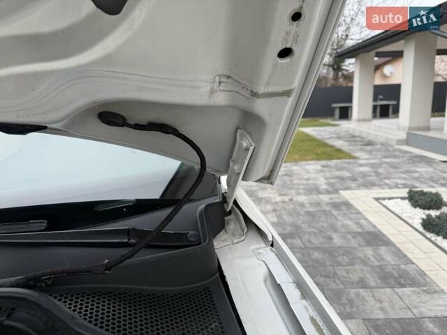 Белый Фольксваген Тигуан, объемом двигателя 2 л и пробегом 142 тыс. км за 12999 $, фото 44 на Automoto.ua