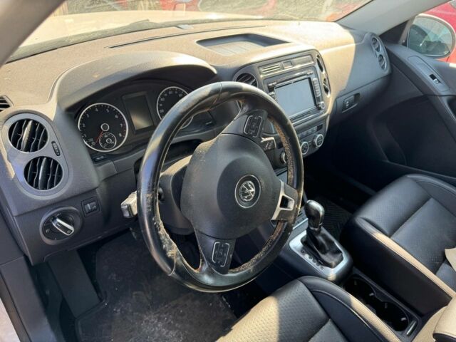 Білий Фольксваген Тігуан, об'ємом двигуна 2 л та пробігом 202 тис. км за 9200 $, фото 7 на Automoto.ua