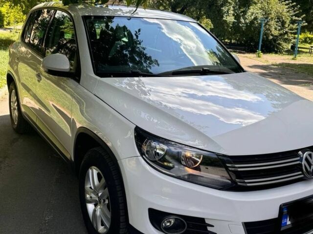 Белый Фольксваген Тигуан, объемом двигателя 2 л и пробегом 250 тыс. км за 10900 $, фото 7 на Automoto.ua