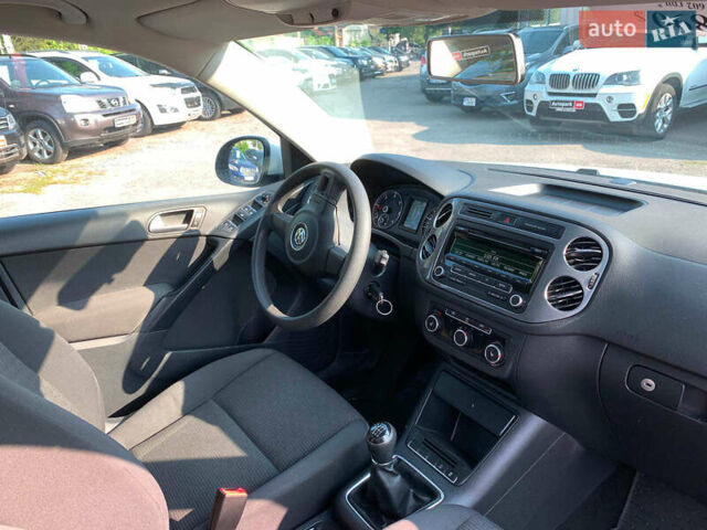 Білий Фольксваген Тігуан, об'ємом двигуна 2 л та пробігом 208 тис. км за 13890 $, фото 23 на Automoto.ua