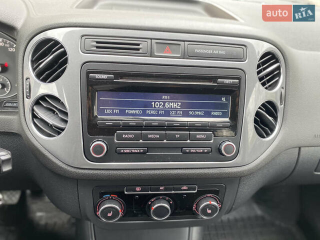 Белый Фольксваген Тигуан, объемом двигателя 1.97 л и пробегом 208 тыс. км за 12600 $, фото 9 на Automoto.ua