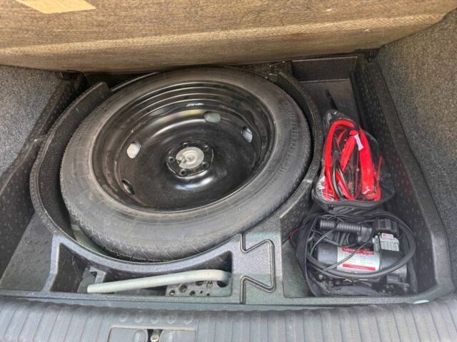 Белый Фольксваген Тигуан, объемом двигателя 2 л и пробегом 250 тыс. км за 10900 $, фото 1 на Automoto.ua