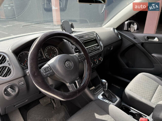 Белый Фольксваген Тигуан, объемом двигателя 2 л и пробегом 183 тыс. км за 11000 $, фото 9 на Automoto.ua
