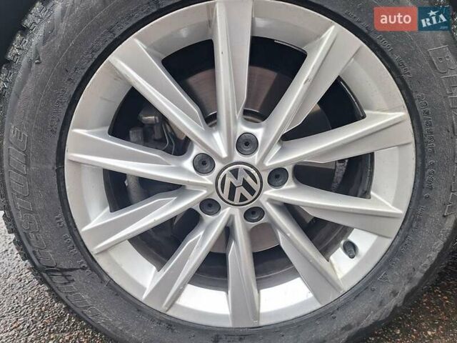 Білий Фольксваген Тігуан, об'ємом двигуна 2 л та пробігом 107 тис. км за 17000 $, фото 21 на Automoto.ua