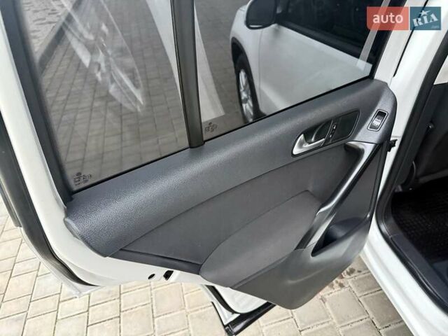 Белый Фольксваген Тигуан, объемом двигателя 1.98 л и пробегом 143 тыс. км за 9999 $, фото 21 на Automoto.ua