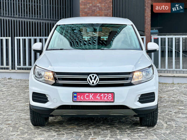 Белый Фольксваген Тигуан, объемом двигателя 1.98 л и пробегом 199 тыс. км за 11499 $, фото 2 на Automoto.ua