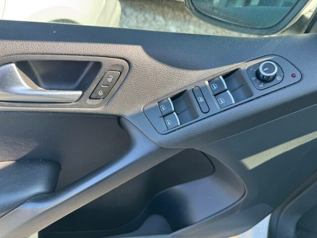 Білий Фольксваген Тігуан, об'ємом двигуна 2 л та пробігом 202 тис. км за 9200 $, фото 5 на Automoto.ua