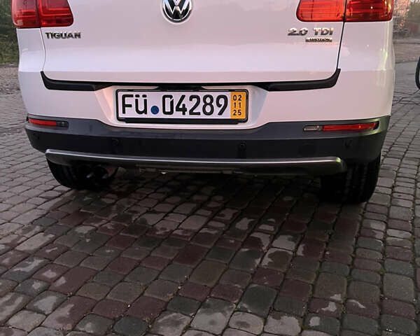 Белый Фольксваген Тигуан, объемом двигателя 1.97 л и пробегом 225 тыс. км за 14900 $, фото 3 на Automoto.ua