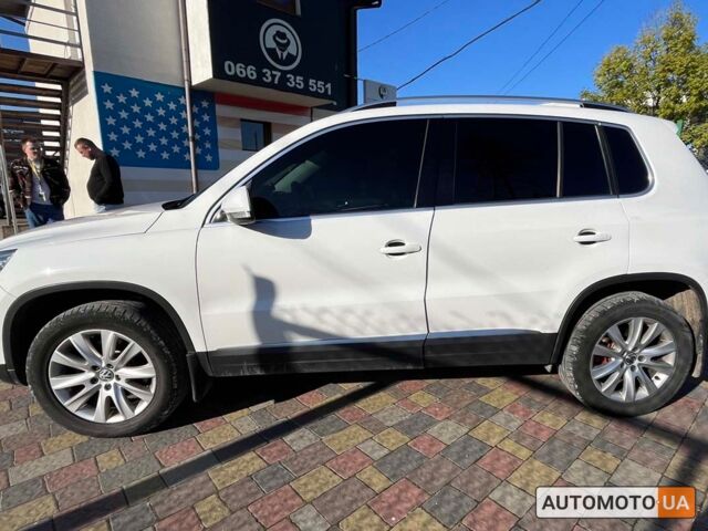Белый Фольксваген Тигуан, объемом двигателя 2 л и пробегом 203 тыс. км за 15999 $, фото 3 на Automoto.ua