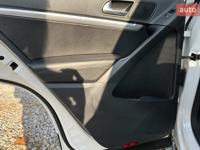 Білий Фольксваген Тігуан, об'ємом двигуна 1.39 л та пробігом 270 тис. км за 13999 $, фото 27 на Automoto.ua