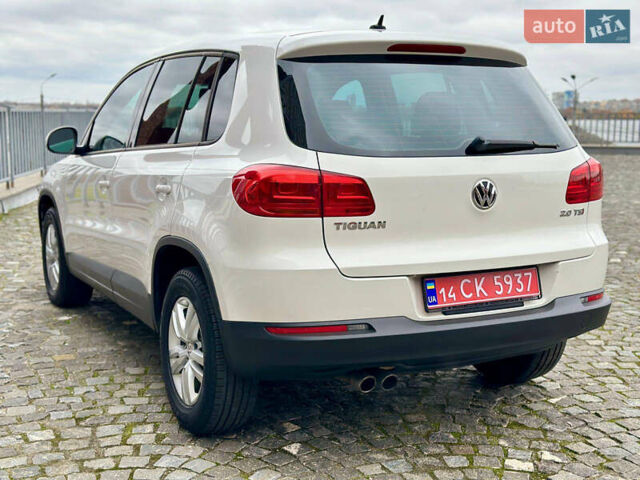 Белый Фольксваген Тигуан, объемом двигателя 1.98 л и пробегом 160 тыс. км за 11000 $, фото 2 на Automoto.ua