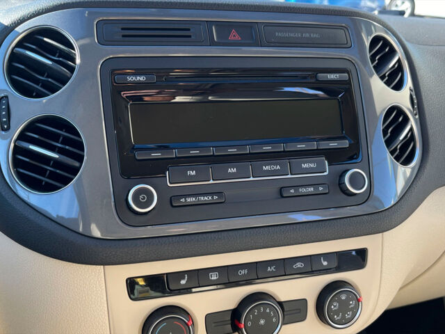 Білий Фольксваген Тігуан, об'ємом двигуна 2 л та пробігом 217 тис. км за 11500 $, фото 21 на Automoto.ua