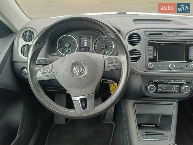 Белый Фольксваген Тигуан, объемом двигателя 2 л и пробегом 95 тыс. км за 17900 $, фото 9 на Automoto.ua