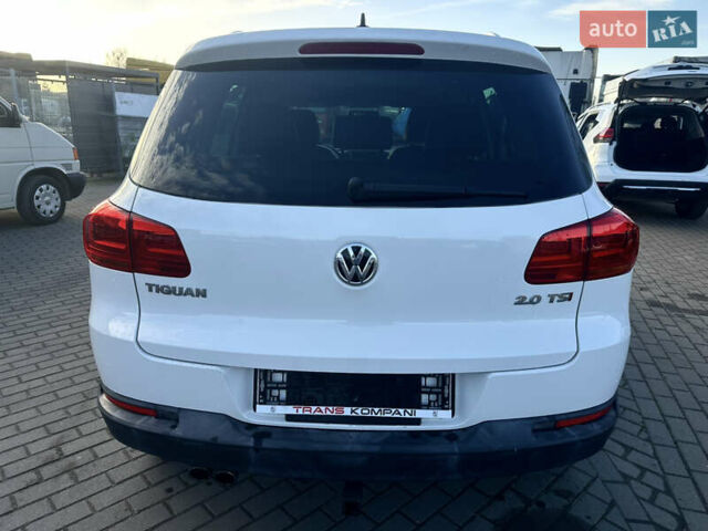 Белый Фольксваген Тигуан, объемом двигателя 2 л и пробегом 248 тыс. км за 9999 $, фото 3 на Automoto.ua