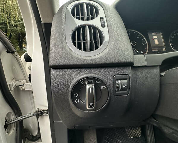 Білий Фольксваген Тігуан, об'ємом двигуна 1.97 л та пробігом 270 тис. км за 17300 $, фото 15 на Automoto.ua