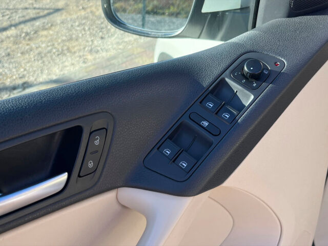 Білий Фольксваген Тігуан, об'ємом двигуна 2 л та пробігом 217 тис. км за 11500 $, фото 9 на Automoto.ua