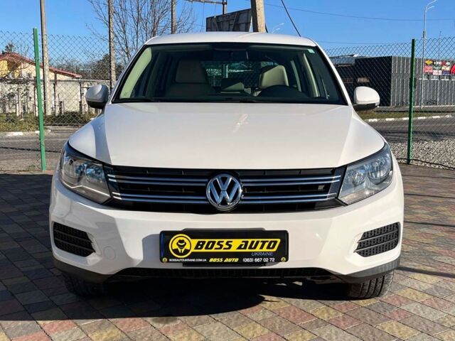 Білий Фольксваген Тігуан, об'ємом двигуна 2 л та пробігом 217 тис. км за 11500 $, фото 1 на Automoto.ua