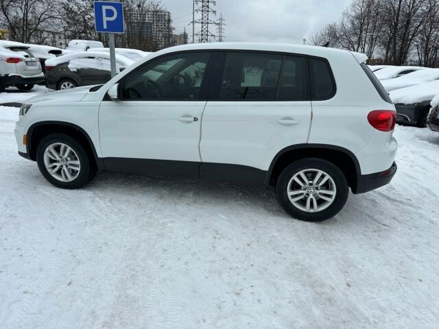 Білий Фольксваген Тігуан, об'ємом двигуна 2 л та пробігом 201 тис. км за 10300 $, фото 7 на Automoto.ua