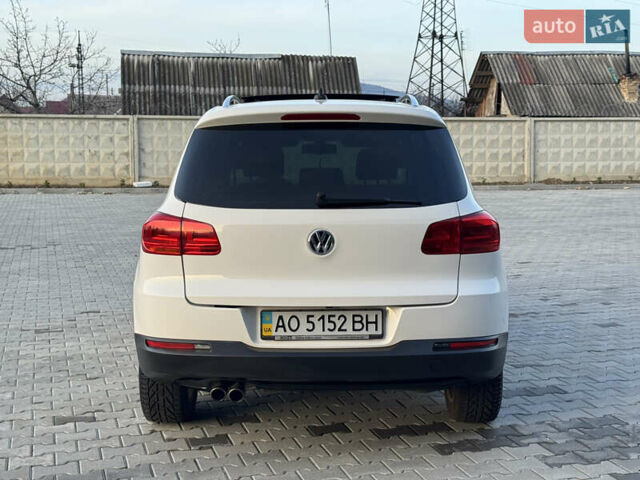 Белый Фольксваген Тигуан, объемом двигателя 1.97 л и пробегом 245 тыс. км за 12999 $, фото 6 на Automoto.ua