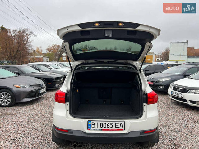 Белый Фольксваген Тигуан, объемом двигателя 2 л и пробегом 199 тыс. км за 12200 $, фото 16 на Automoto.ua