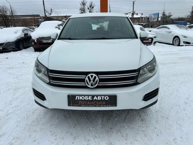 Білий Фольксваген Тігуан, об'ємом двигуна 2 л та пробігом 201 тис. км за 10300 $, фото 1 на Automoto.ua