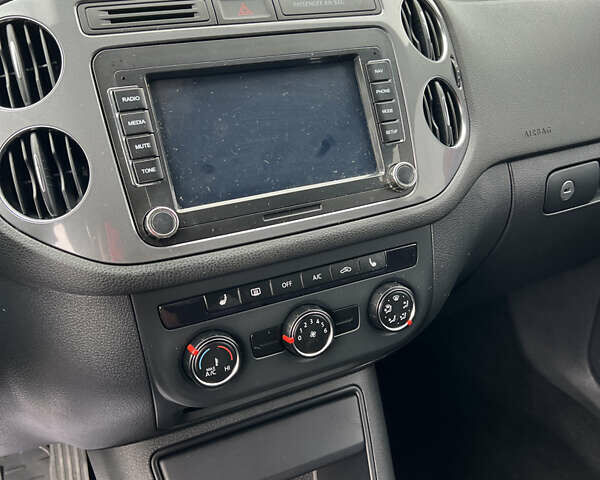 Белый Фольксваген Тигуан, объемом двигателя 1.98 л и пробегом 240 тыс. км за 10900 $, фото 9 на Automoto.ua