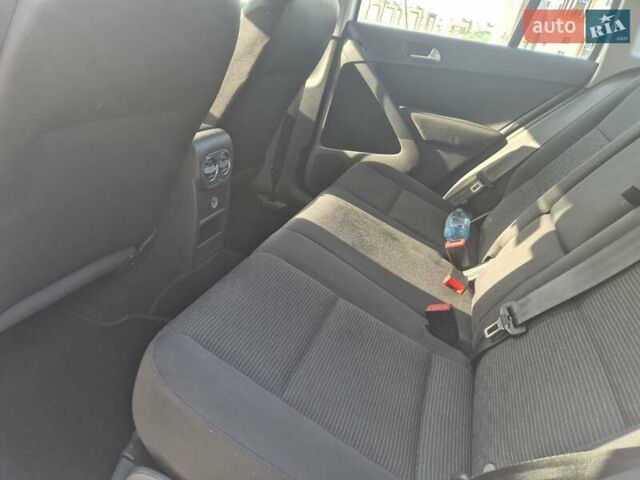 Белый Фольксваген Тигуан, объемом двигателя 1.97 л и пробегом 156 тыс. км за 9900 $, фото 12 на Automoto.ua