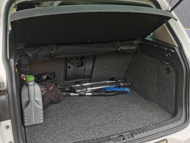 Белый Фольксваген Тигуан, объемом двигателя 2 л и пробегом 219 тыс. км за 14900 $, фото 7 на Automoto.ua