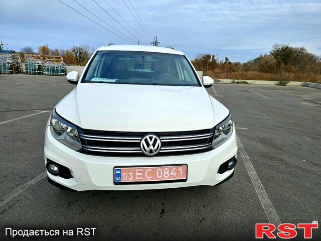 Білий Фольксваген Тігуан, об'ємом двигуна 2 л та пробігом 263 тис. км за 12300 $, фото 1 на Automoto.ua